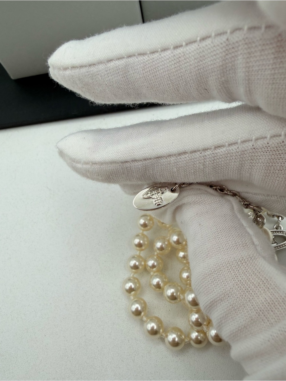Vivienne Westwood Orb Pearl Neckalce - Picture 11 of 14